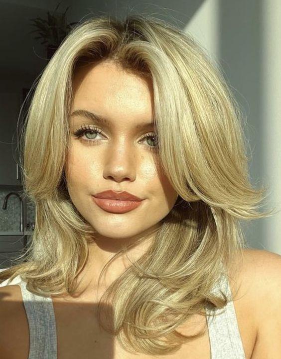 90s Blowout Layered Hair Ideas for Volume and Style