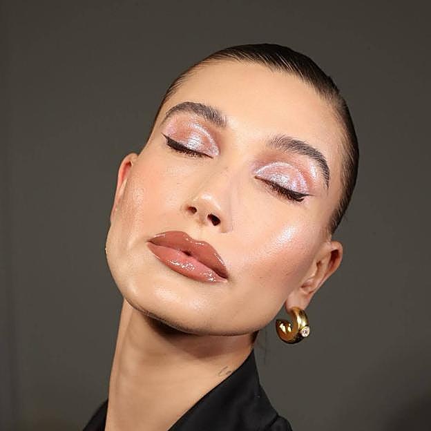 Glossy nude New Year's Eve makeup