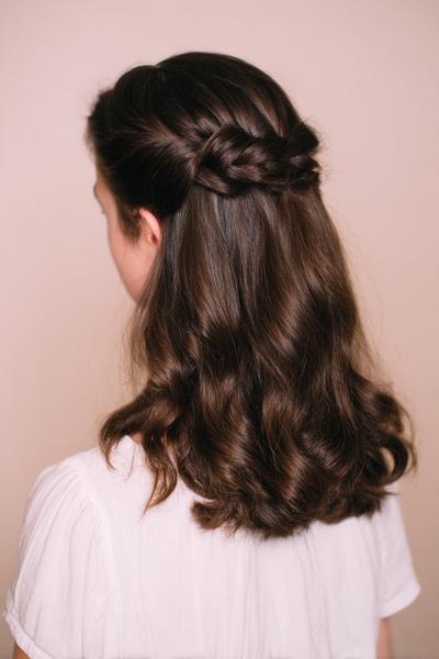 27 Hairstyles For Medium Length Hair For Every Mood