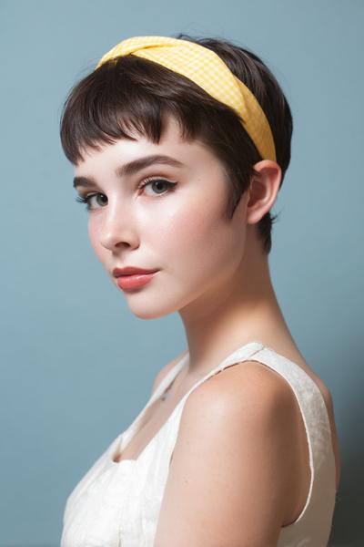 4. Headband-Smooth Pixie for hairstyles for school short hair easy ideas