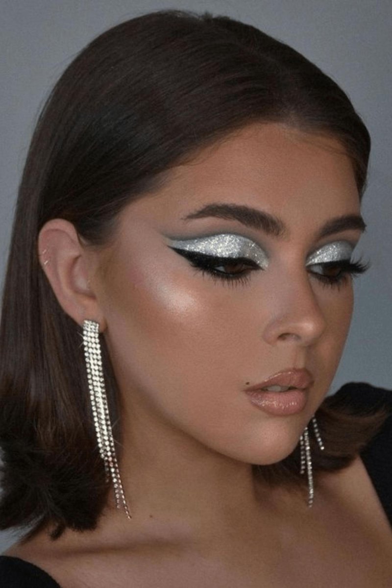 Silver glitter eyeshadow party makeup