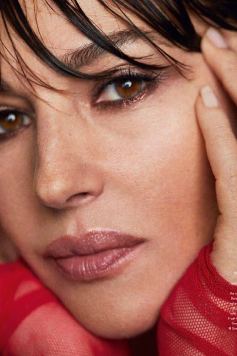 Soft brown Monica Bellucci smokey eyes